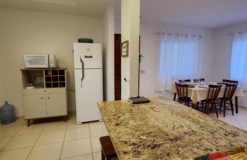 Casa confortável pertinho da praia com garagem e quintal - Foto 39