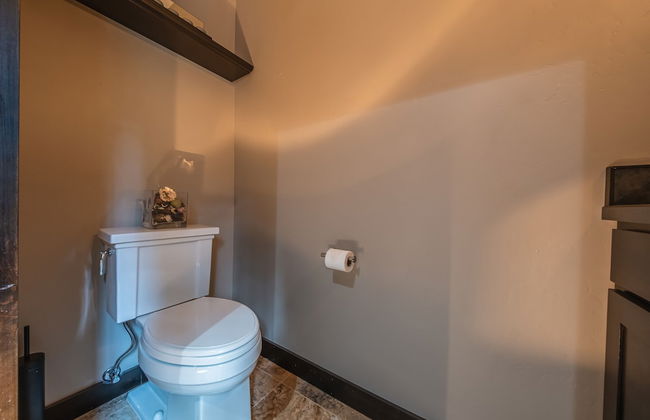 Chateau Fortine Retreat for 6! - Photo 29