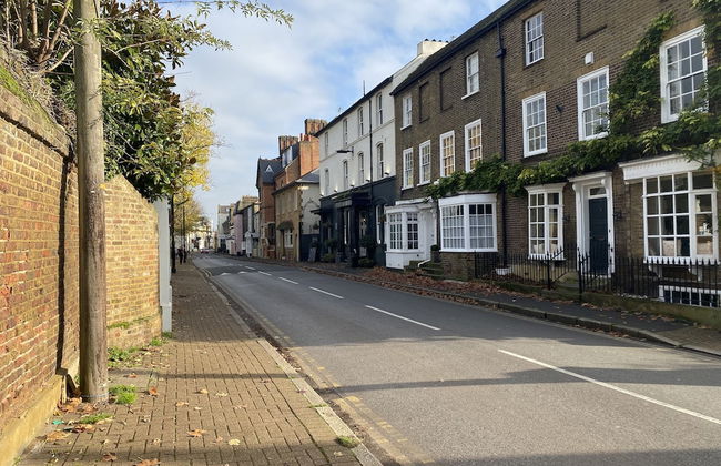 Immaculate 1-bed Apartment Near the River Thames - Foto 24