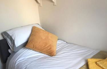 Hinckley Home Sleeps 5 Complete House - Foto 20