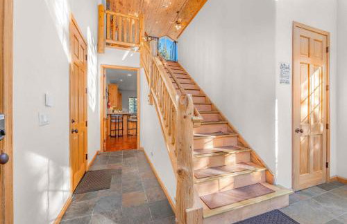 Fully Remodeled Tahoe Retreat with Game Room and Hot Tub - Foto 37