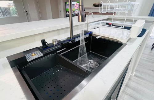 Stylish & Fully Renovated Home! - Foto 62