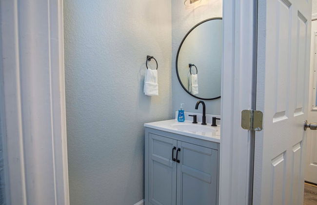 Spectacular Brand New 4BR 2 5BA Near DT Riverwalk - Foto 18