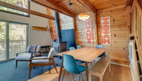 Charming Pinecrest Cabin with Private Deck - Photo 5