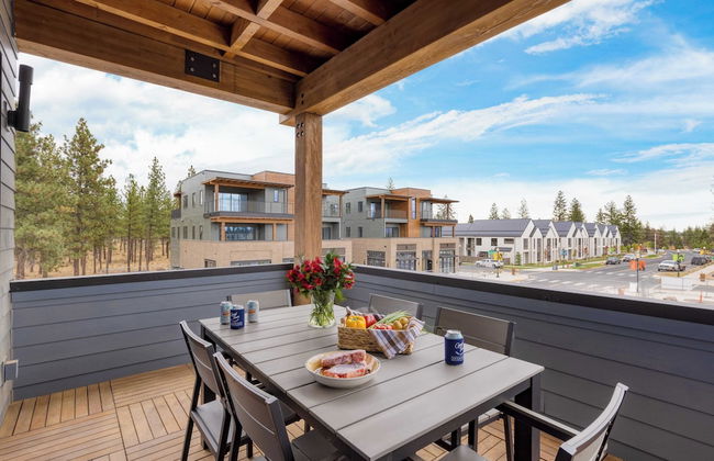Sleeps 40! 8 Modern Units/20 Bdrs w/ Deck+hot Tub, 10mins to Downtown & Old Bend - Photo 24