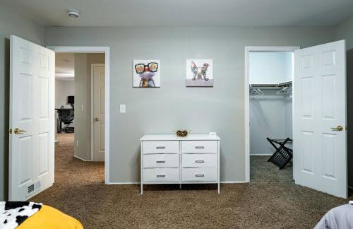 5BR 3BA Family friendly entire home w pool, spa, games, tvs, and more - Photo 17