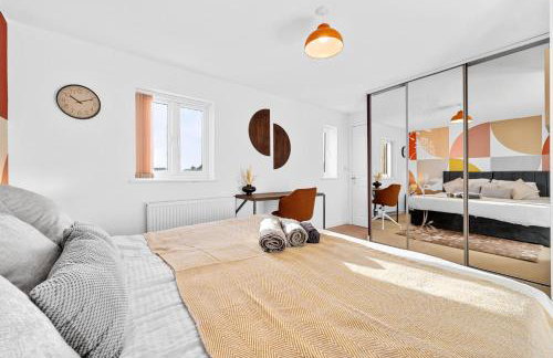 Stylish 3BR Home - Sleeps 7 - 15 Min to City Centre, Parking Garden & Fast Wi-Fi - Foto 15