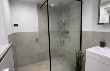 Moderne Ferienwohnung mit guter Ausstattung und Self checkin - Foto 2