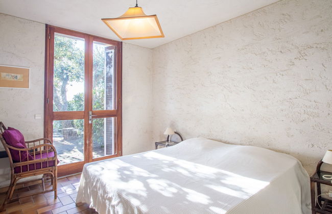 2 bedroom House in Bormes-les-Mimosas with garden and terrace - Photo 12