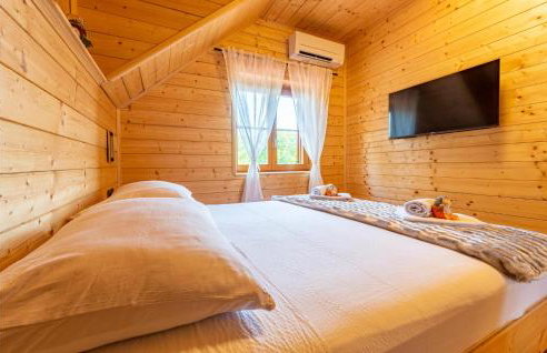 Awesome Home In Licko Cerje With Wifi - Photo 28