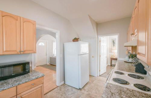 5 Bedroom House Cheerful Bungalow with AC Pet Friendly - Foto 25