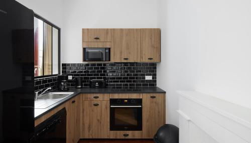 Le Château de ma mère - Wifi ,Linge, Vue Château - Photo 3, stove, dishwasher, toaster