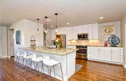 Private Pool & Hot Tub! Charming Hill Country Home Minutes to Wineries/Shops! - Foto 8