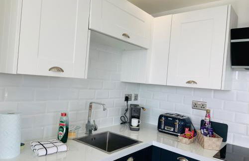 Award Winner of 2026 &2025 traveller & Best guest rated apartment, two bedroom, #1 Leeds city centres most central location, Great 180 degree views,balcony , PARKING onsite, Netflix & WiFi - Foto 29