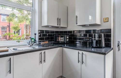 Crew Quarters - Your Ideal Stay in Bury - Photo 51