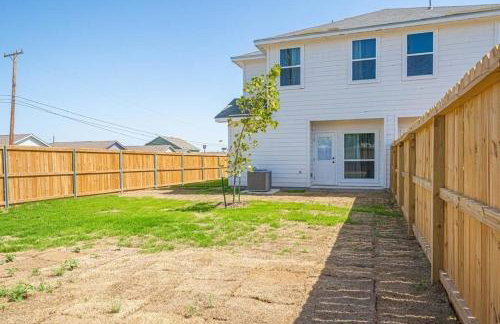 Gorgeous, Brand New 3 Bedrooms Home- Near SeaWorld & Lackland AFB - Foto 17