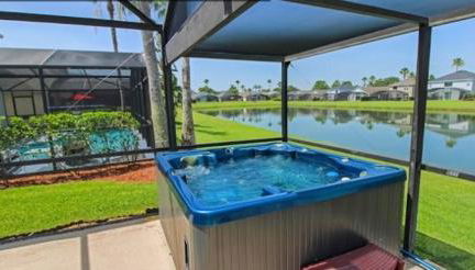 Sunny South Facing Pool with Hot Tub and Lake View Near Disney - Foto 4