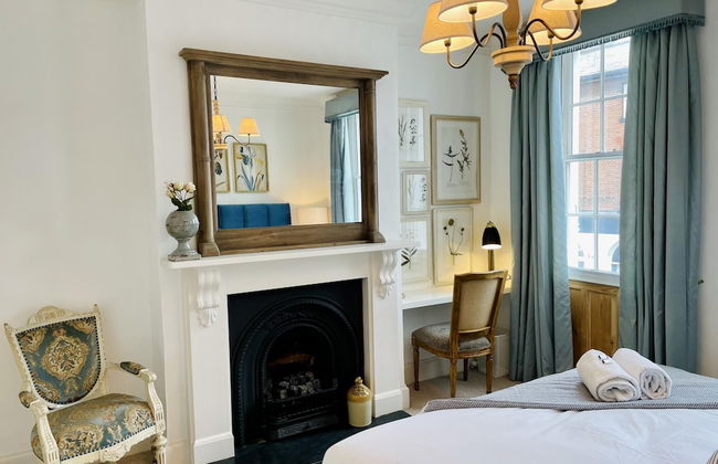 Dolls House - Luxury Townhouse - From 400 Per Night - Photo 38