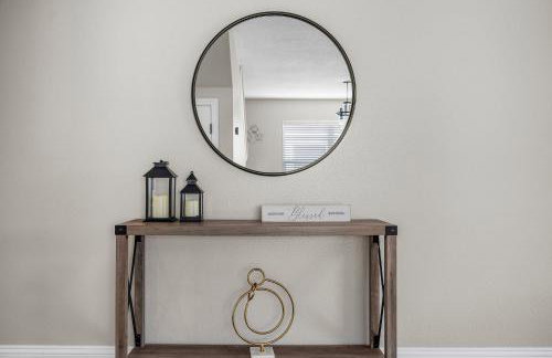 4BR w Heated Pool near Disney & Lake - Sleeps 10 - Foto 13