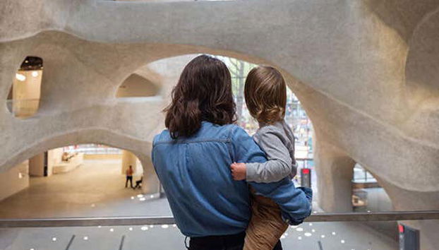 En el atrio del Museo Americano de Historia Natural