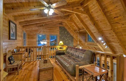 K6 Lodge Gather around the firepit soak in the hot tub and splash in the creek - Foto 15