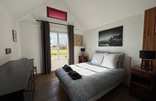 Maison de campagne lumineuse spacieuse dans impasse au calme a proximité d'un chateau deux vérandas grand jardin cabane pour vélos, pres Port en Bessin et Bayeux, proche plages du débarquement - Foto 17