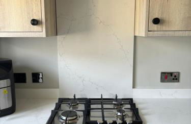 Redwing Retreat Bicester Village - Stylish Retreat Steps from the Shops - 2 Bed House with Garden and Parking - Foto 52