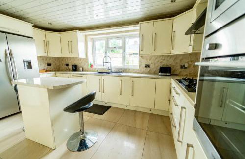 Spacious 6BDR House By Hyped Properties Short Term Rental Agency With Free Parking Bilston - Foto 23