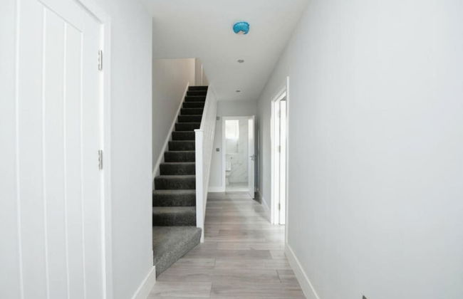 Stunning 2-bed Apartment in Barking - Foto 13