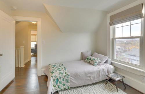 Walk to Roanoke River Greenway Mountain-View Home - Foto 17