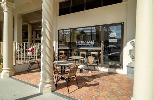 Palm Beach Paradise Walk to Beach Pool WiFi 86" TV WiFi - Foto 49