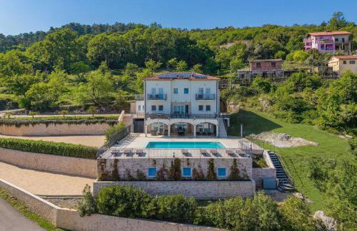 Villa Esarjo with Heated Pool and Sea View - Foto 7