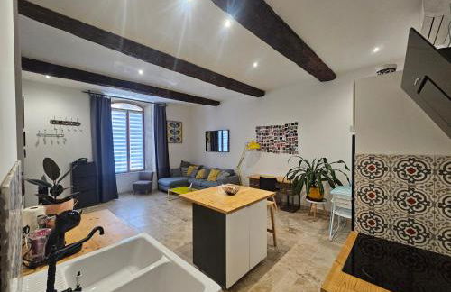 Appartement T2 charmant, calme, terrasse & parking - Photo 2