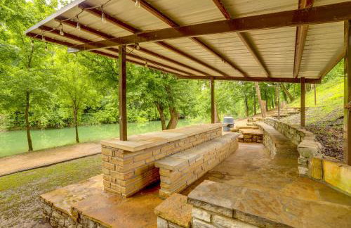 River Access and Private Deck Mountain View Retreat - Foto 24