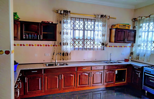 Renajoe Exclusive Centre - Photo 10