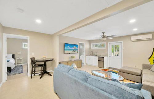 Home ON Key with pool, hot tub, putting green, arcade games, bike & mins to beach! - Foto 42