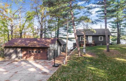 Renovated Lake Cabin with Fire Pit and Kayaks - Photo 48