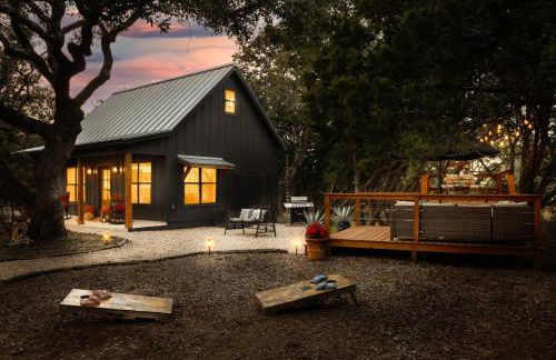 Feed Deer and Chickens Cozy Cottage 8 min to Boerne - Photo 56