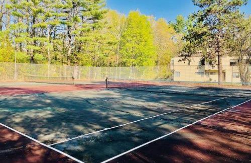 Exposed Beam 3BR Modern Mountain Retreat - Foto 29