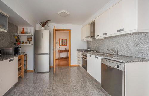 Beachfront Penthouse with Panoramic Ocean-View Terrace VIP Baia - Photo 13