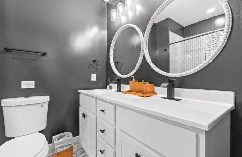 Boho 5BR Modern Villa w Hot Tub, Grill, Patio and Backyard - Foto 35