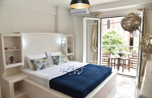 KyMa Studios and Suites - Photo 32