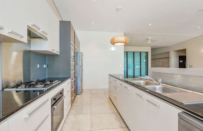 Water-front Paradise Pool - BBQ - Balcony Dining - Foto 17