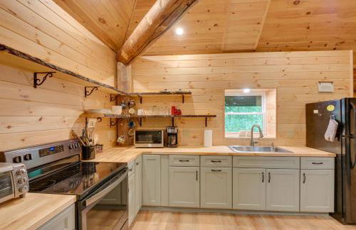 Secluded Greenville Cabin Walk to Moosehead Lake! - Foto 4