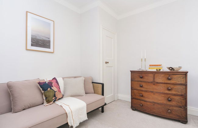 Beautifully Presented Centrally Located Studio apt - Foto 16