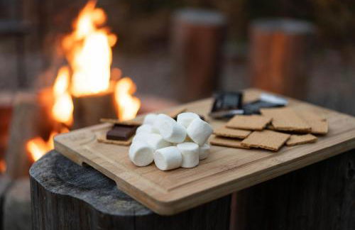 Frontier Cabin by Twin Beds Vacation Homes - Photo 4