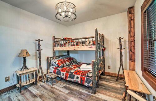 Classy Home w/ Hot Tub: 2 Mi to Lake Access! - Photo 28