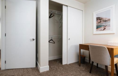 Lux Townhome With Parking and Rooftop Putting Green - Foto 24