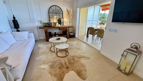 Elegant Beachfront Escape Private & Peaceful - Foto 2