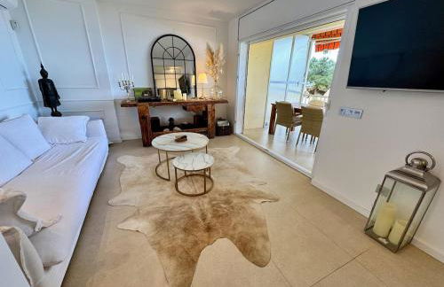 Elegant Beachfront Escape Private & Peaceful - Foto 2